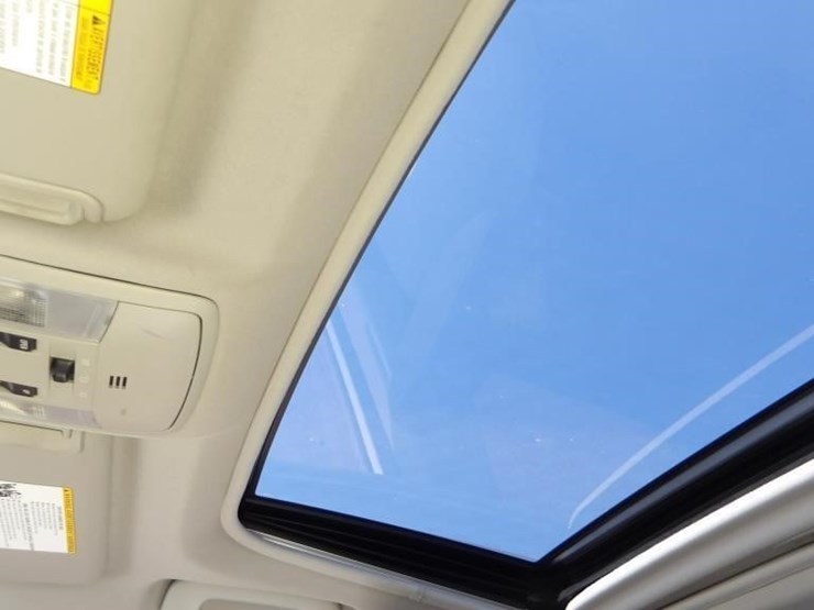 2017-toyota-rav4-image-27