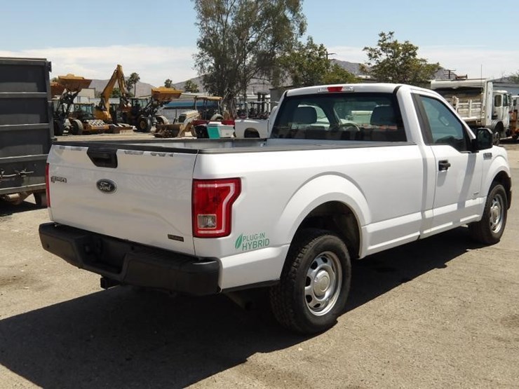 2017-ford-f150-xl-image-3