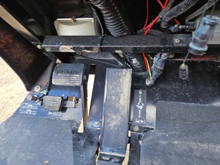 2006-toro-multi-pro-5700d-image-41