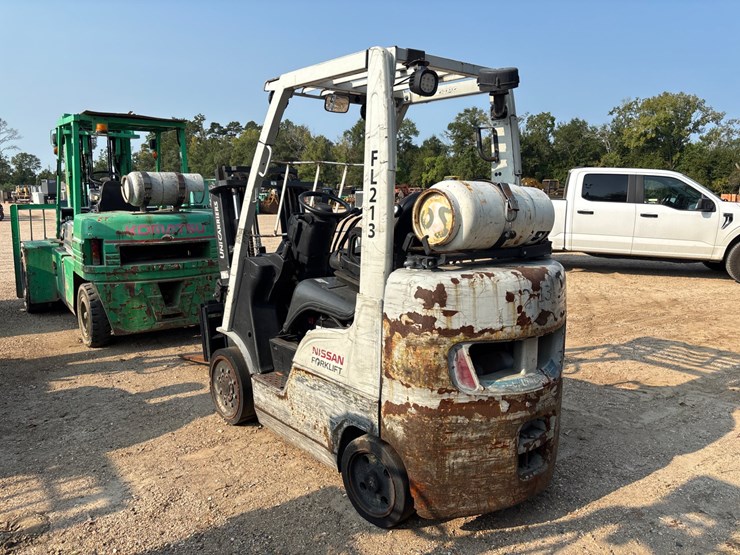 #2102-•-2015-nissan-cf50lp-forklift-image-4