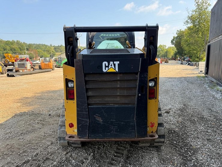 2015-caterpillar-259d-image-3