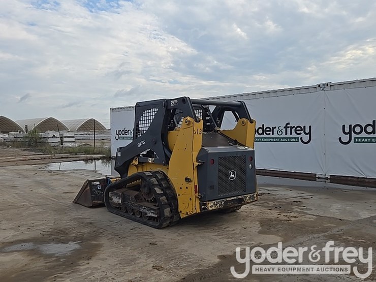 2018-deere-317g-image-3