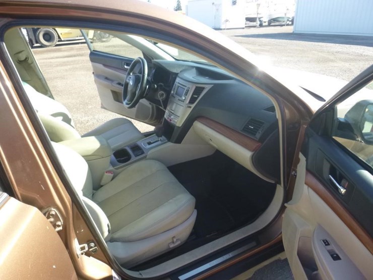2013-subaru-outback-image-6