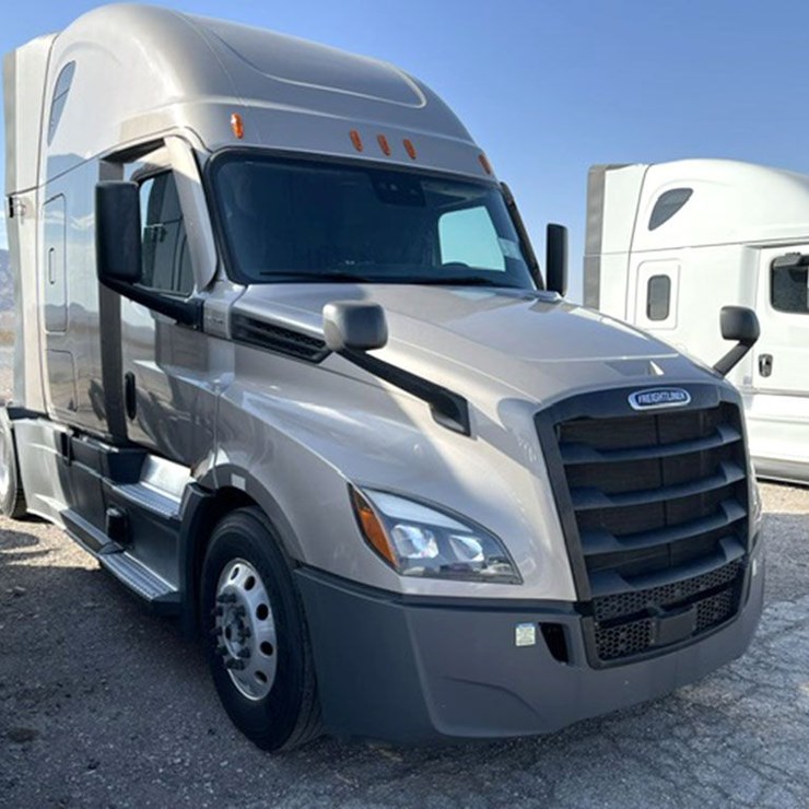 2025 FREIGHTLINER CASCADIA 126