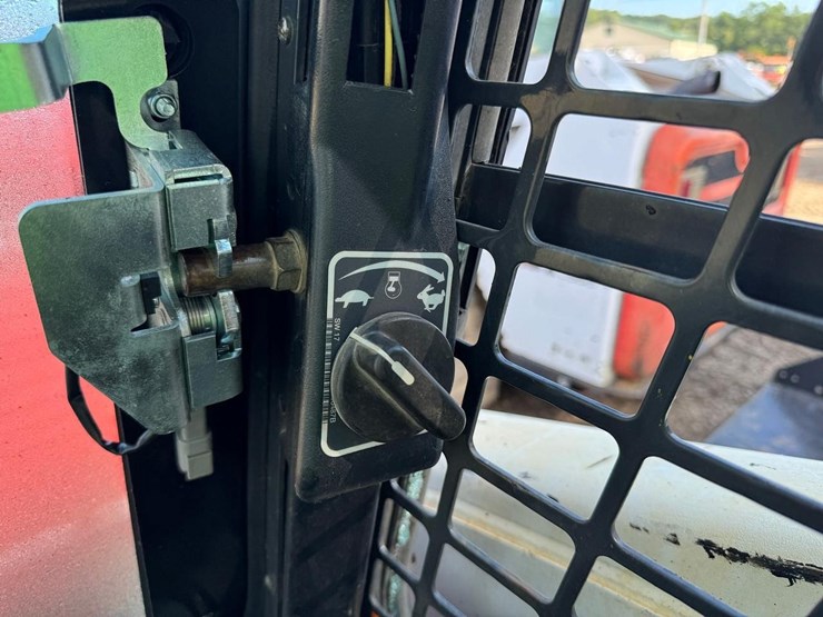 2018-bobcat-s570-image-19
