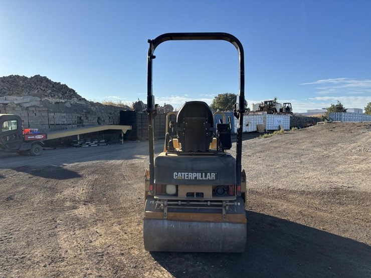 caterpillar-cb24-image-8