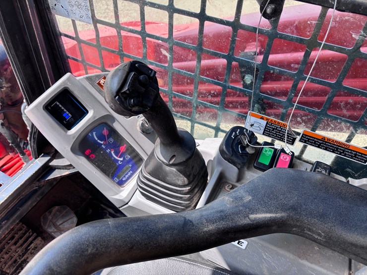 2017-kubota-svl95-2s-image-15