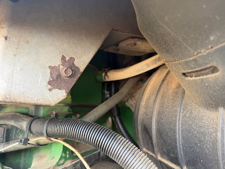 1997-john-deere-8300-image-52