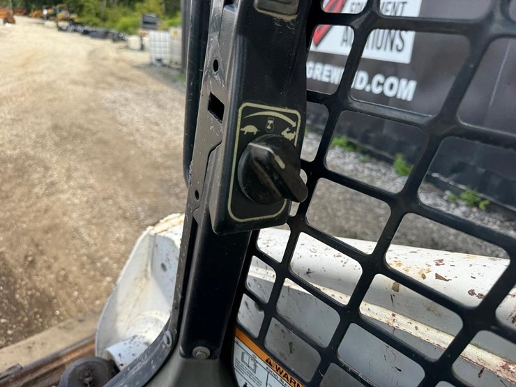 2015-bobcat-t650-image-26