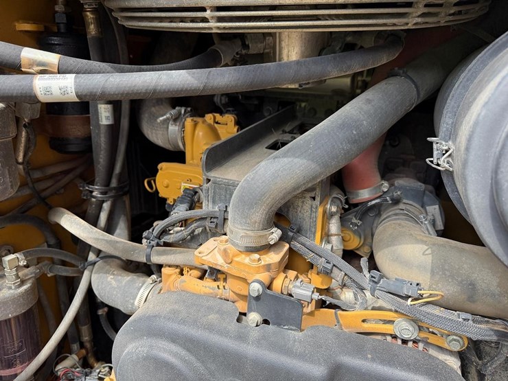 2018-caterpillar-299d2-xps-image-16