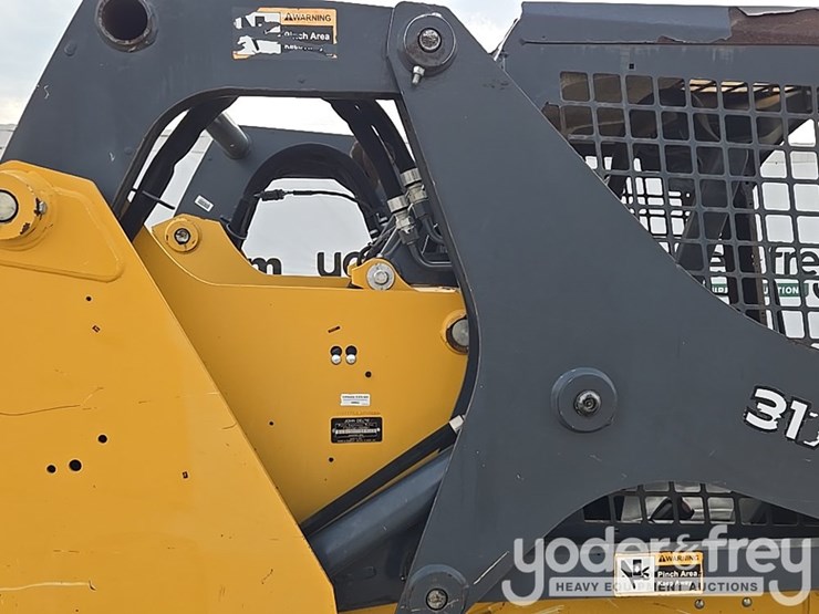 2018-deere-317g-image-28
