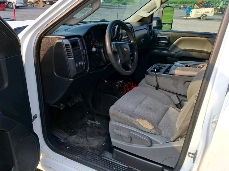 2015-chevrolet-2500-image-11