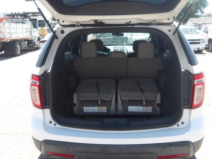 2014-ford-explorer-image-13