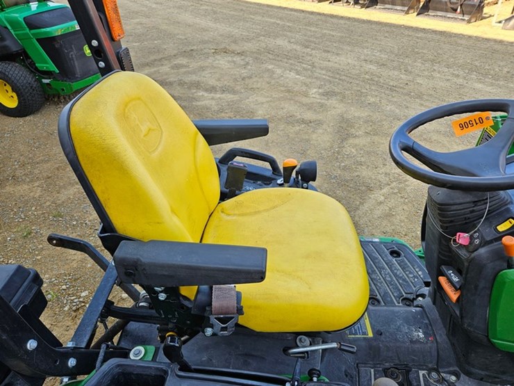 john-deere-1025r-image-33