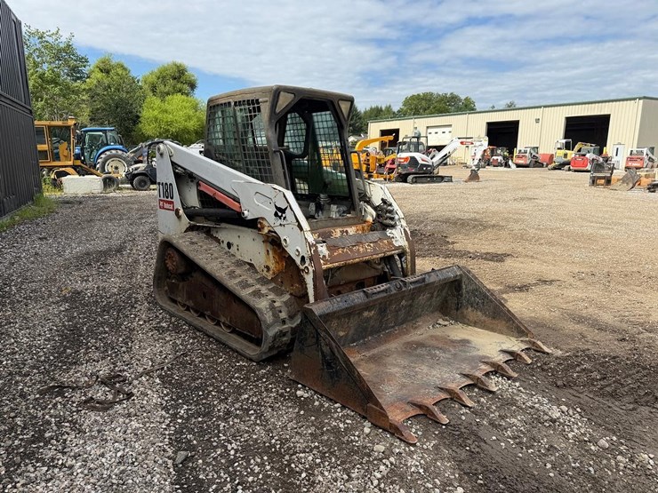 2012-bobcat-t180-image-6