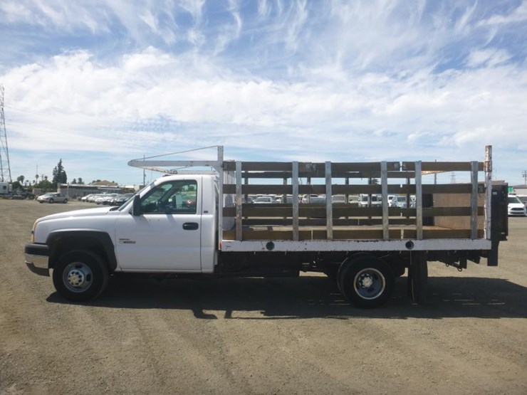2004-chevrolet-3500-image-5