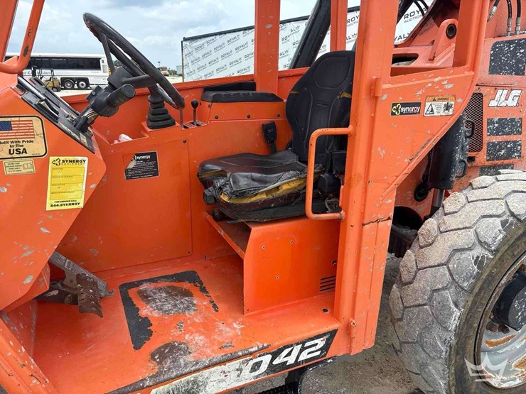 2019-jlg-6042-6,000lb-4x4-rough-terrain-telehandler-image-13