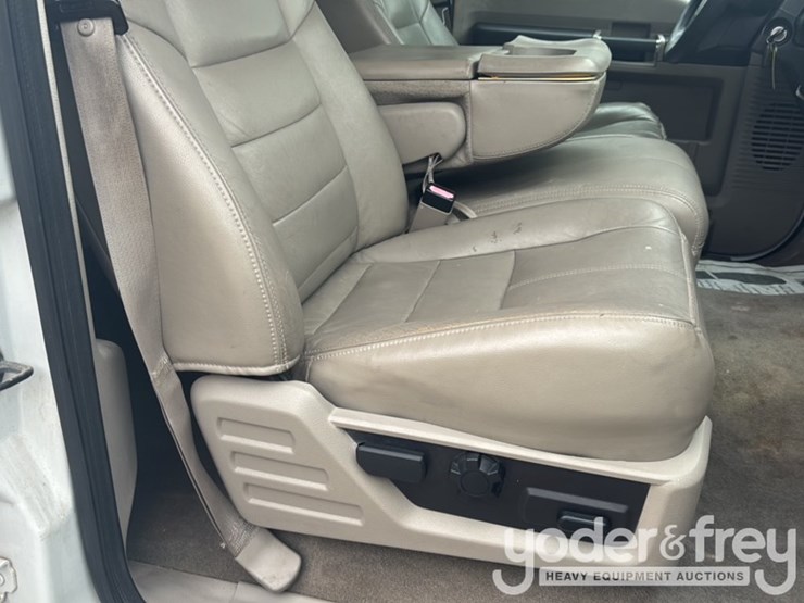 2010-ford-f350-image-31
