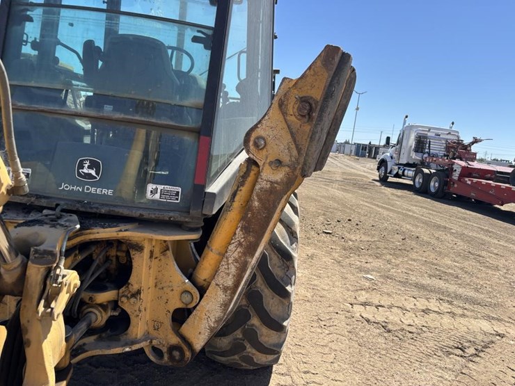 deere-410g-image-25