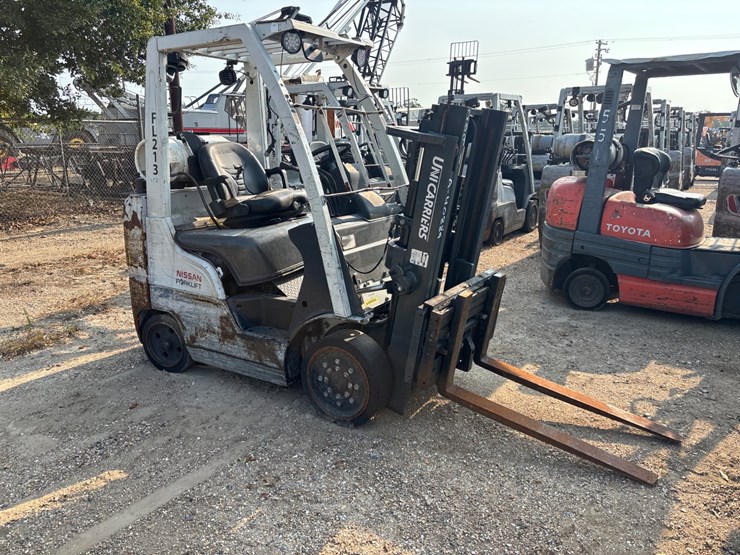 #2102-•-2015-nissan-cf50lp-forklift-image-2