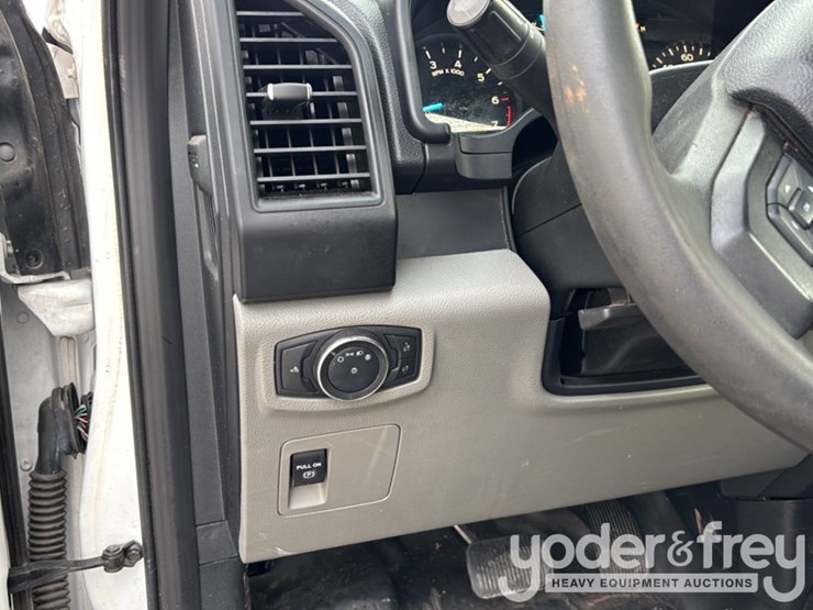 2020-ford-f150-image-35