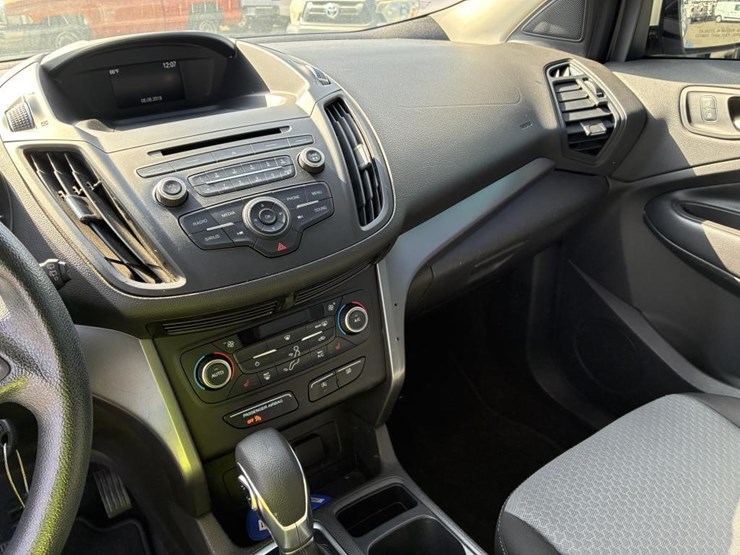 2018-ford-escape-se-image-18