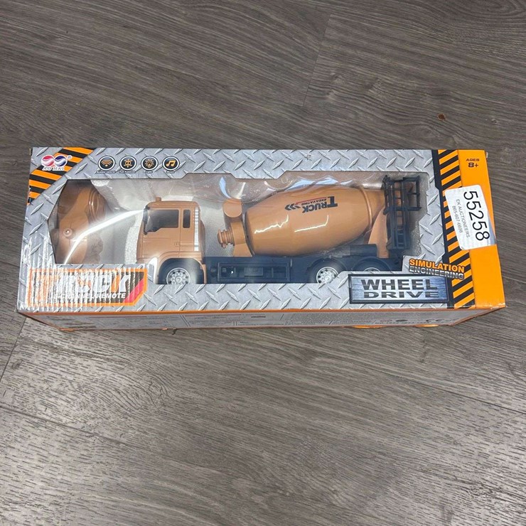 UNUSED REMOTE CONTROL CEMENT TRUCK