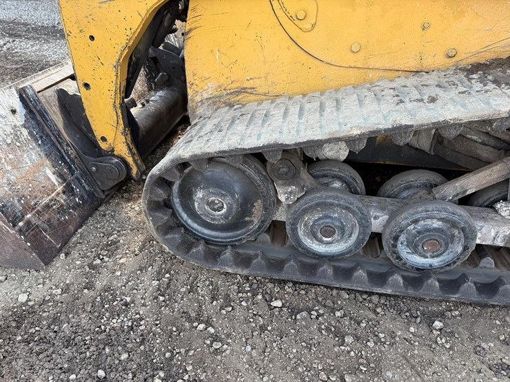 2002-caterpillar-257-image-18