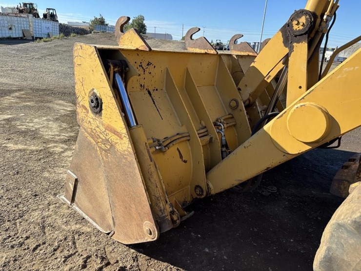 caterpillar-416c-image-9