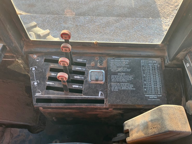 1978-versatile-835-image-28