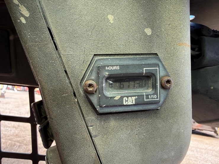 2002-caterpillar-257-image-22