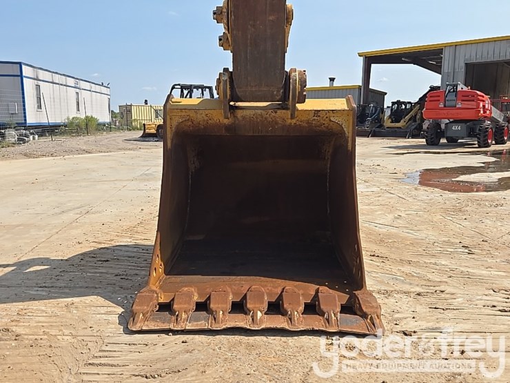 2019-caterpillar-336-image-22