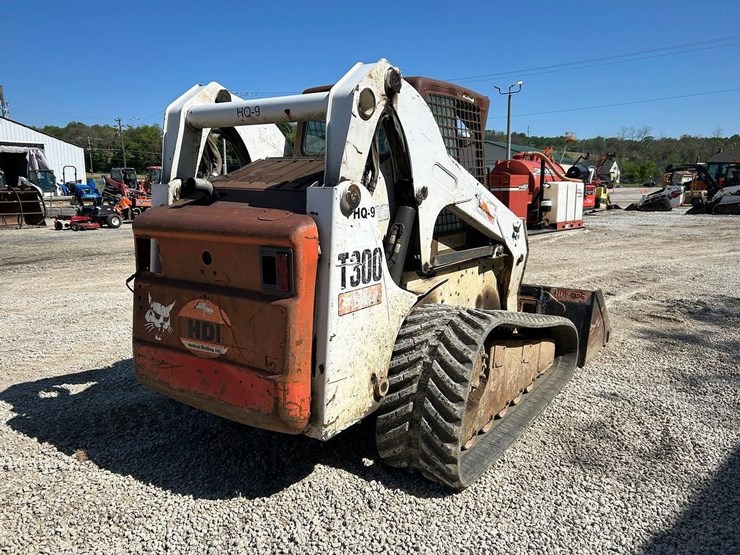 2006-bobcat-t300-image-4