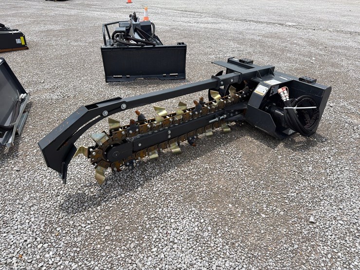 #20-•-rmt48a-48”-trencher-attach-image-1