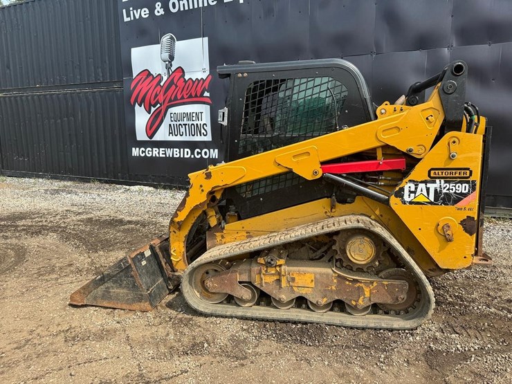2016-caterpillar-259d-image-3