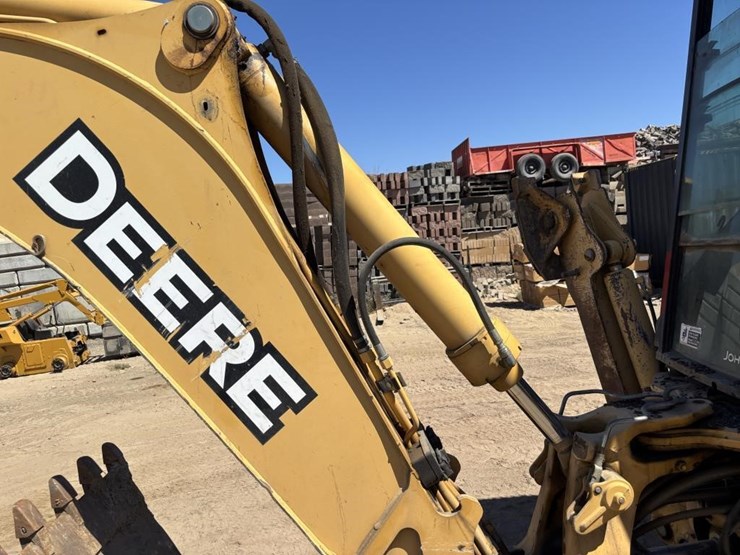 deere-410g-image-23