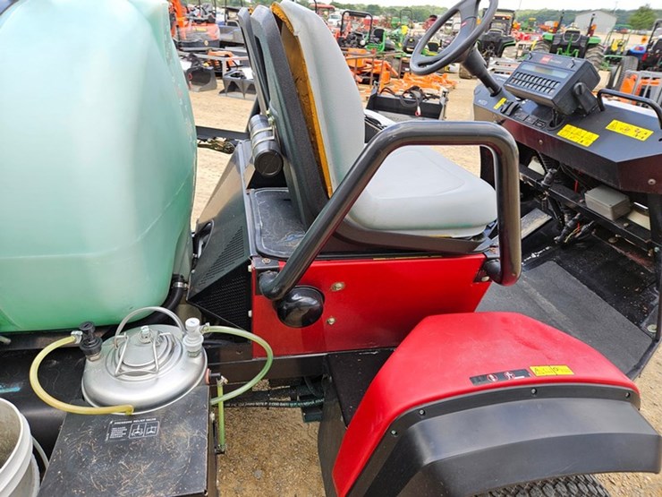 2006-toro-multi-pro-5700d-image-32