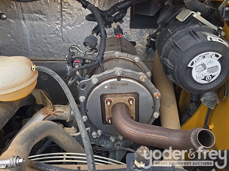 2018-deere-317g-image-34