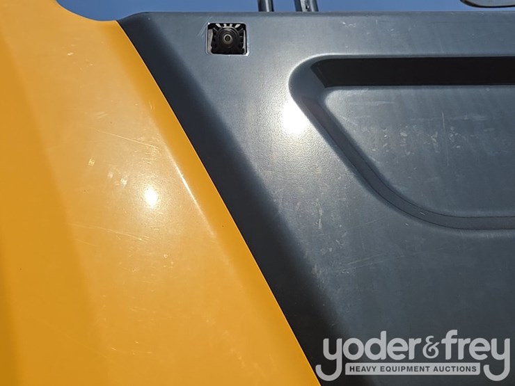 2019-caterpillar-336-image-67