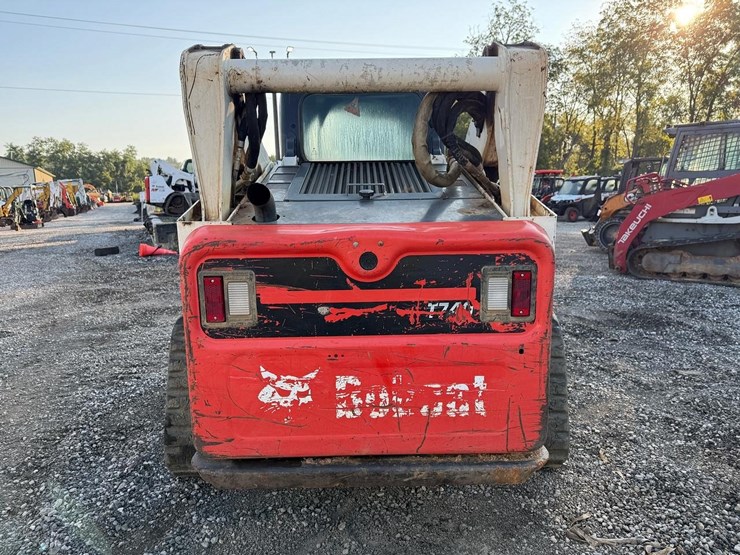 2018-bobcat-t740-image-3