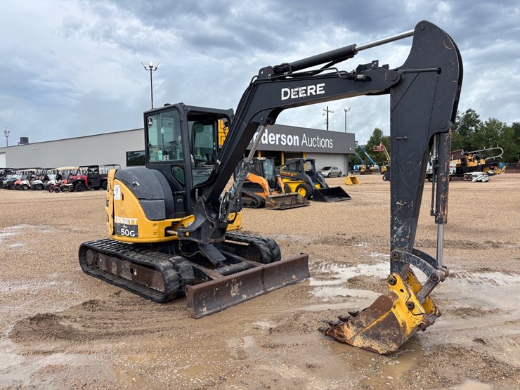 2017-deere-50g-image-3