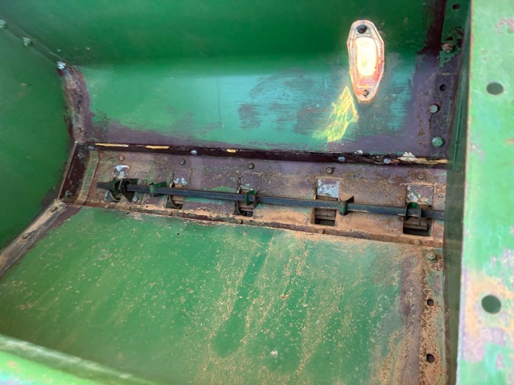 john-deere-8200-image-10