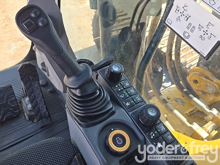 2019-caterpillar-336-image-77