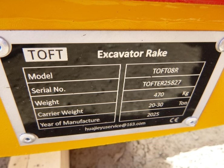 caterpillar-320-image-7