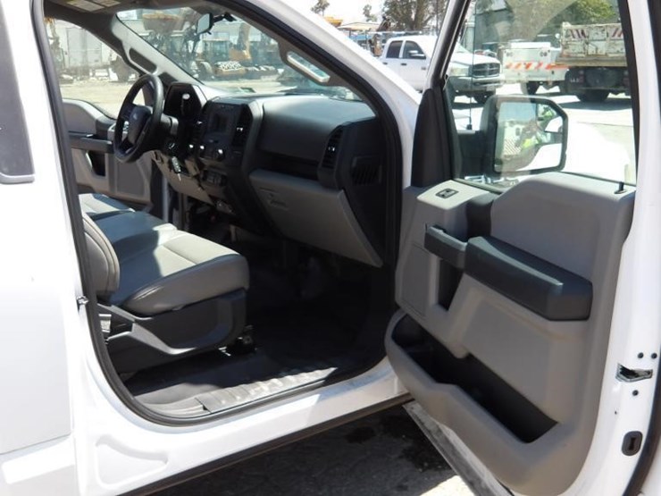 2017-ford-f150-xl-image-13