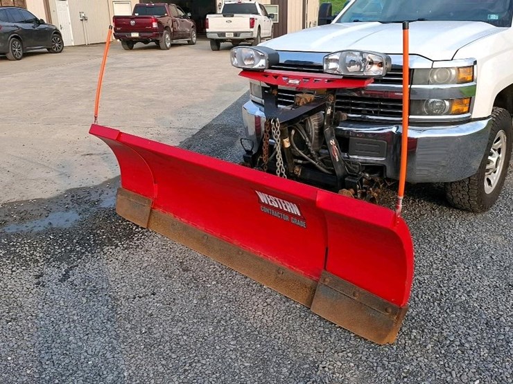 2015-chevrolet-2500-image-19