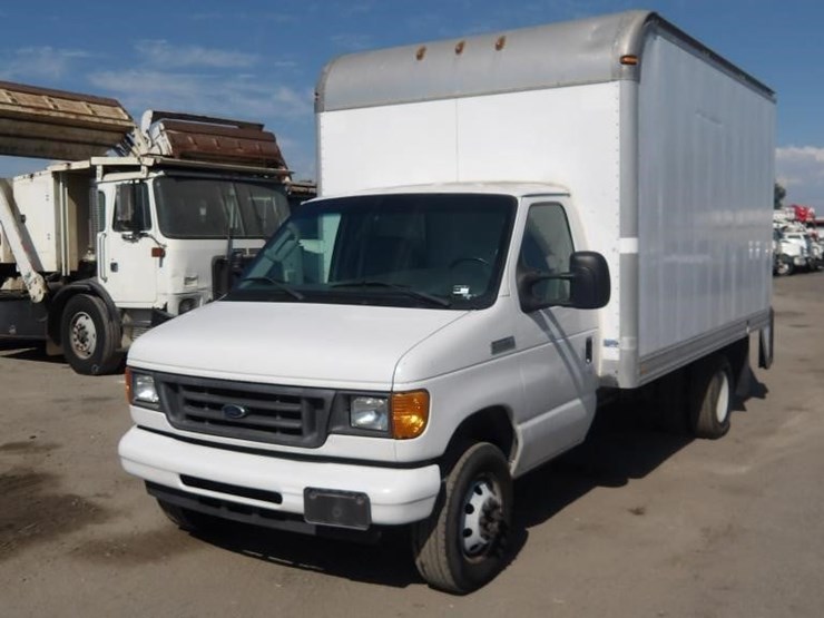 2006-ford-e350-image-1