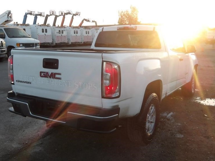2016-gmc-canyon-image-3