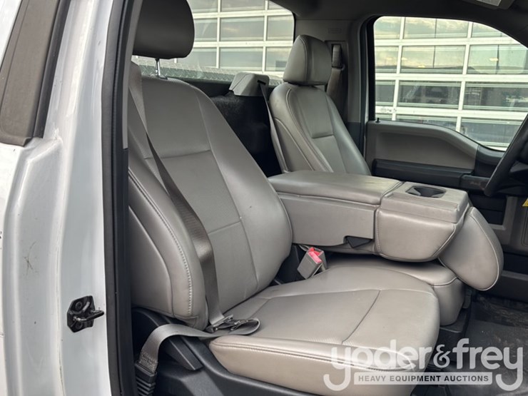 2020-ford-f150-image-27