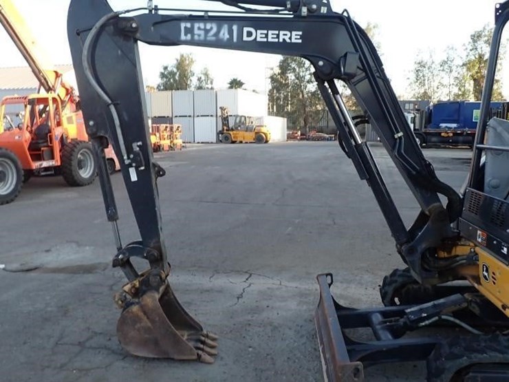 2023-deere-35g-image-5